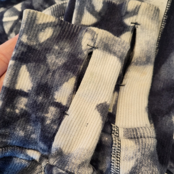 Lululemon🍋 OG Scuba-Size 4 - Picture 6 of 6